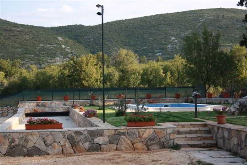 Bristivica Villa Dalmatica Moderna מראה חיצוני תמונה